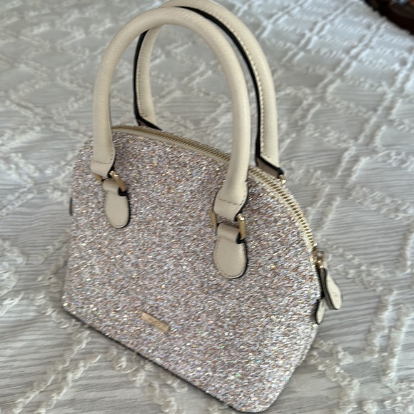 Handbag with straps - Picture 3 of 8